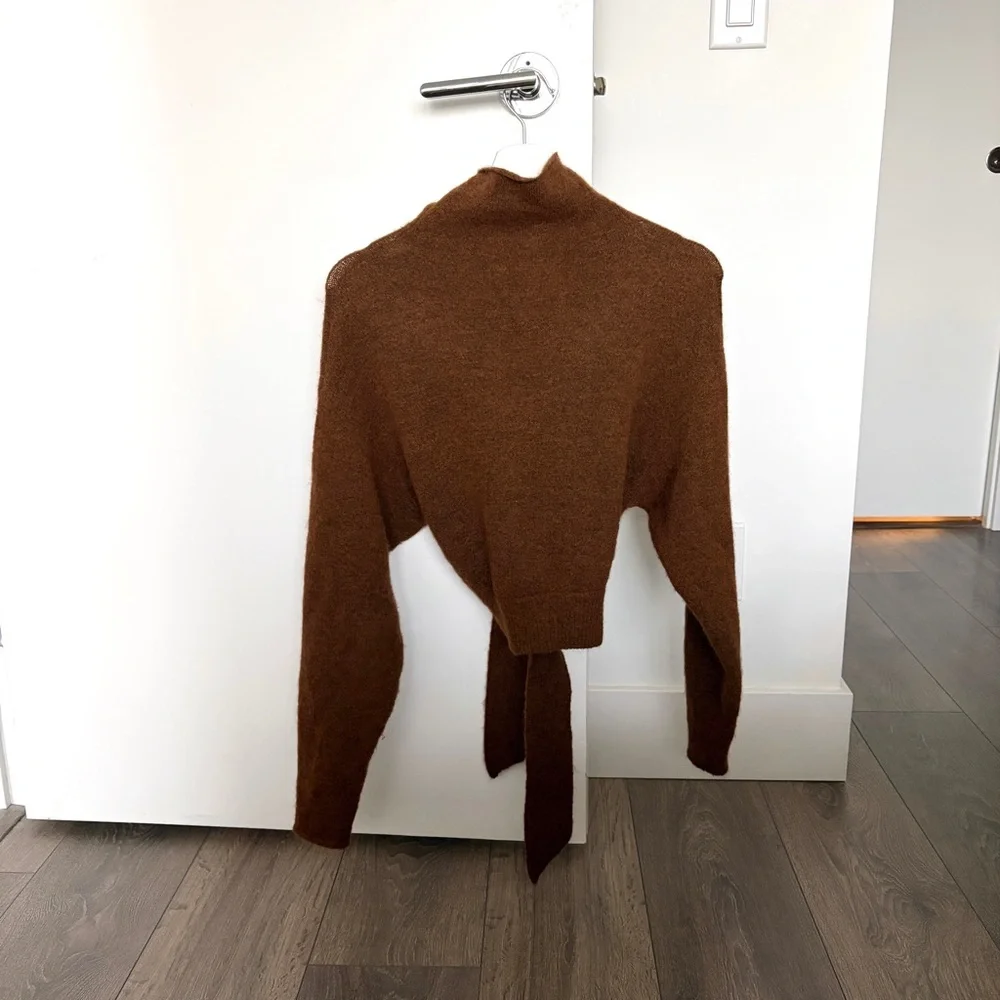 Aritzia Wilfred Lorin Sweater - Picture 5 of 8